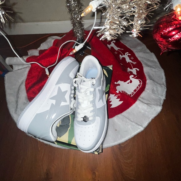 Hi I have Sliver & White Bape Bathing Ape Shoes Size 10 - Picture 9 of 12